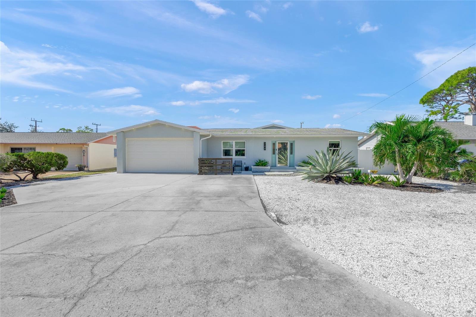 COUNTRY CLUB ESTATES - Residential