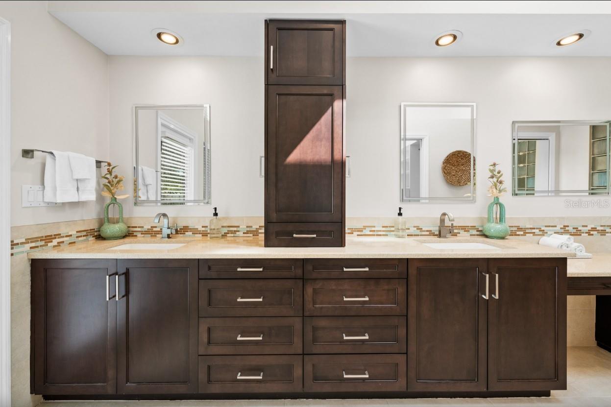 SAINT ARMANDS DIV JOHN RINGLING ESTATES - Residential