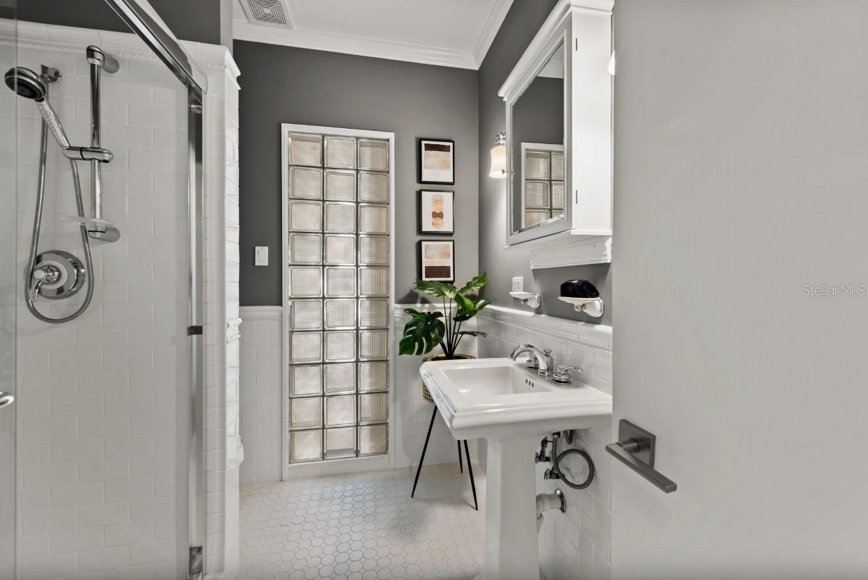 SAINT ARMANDS DIV JOHN RINGLING ESTATES - Residential