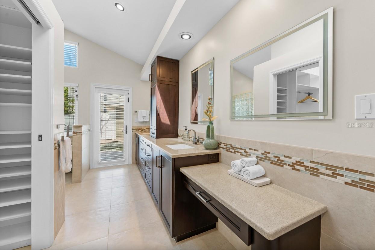 SAINT ARMANDS DIV JOHN RINGLING ESTATES - Residential