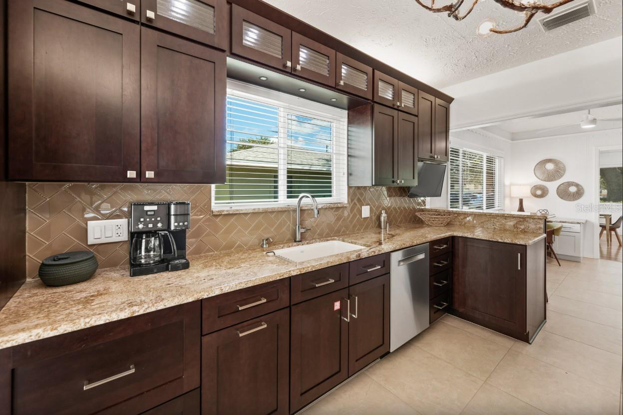 SAINT ARMANDS DIV JOHN RINGLING ESTATES - Residential