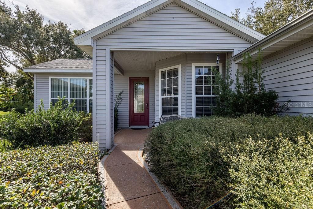 Photo of 6002 Sailboat Avenue, Tavares, FL 32778 (MLS # OM716743)