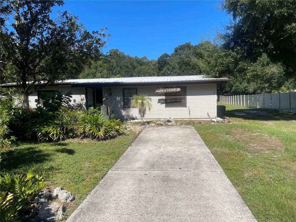 Photo of 1410 E Fern Road, Lakeland, FL 33801 (MLS # V4945514)