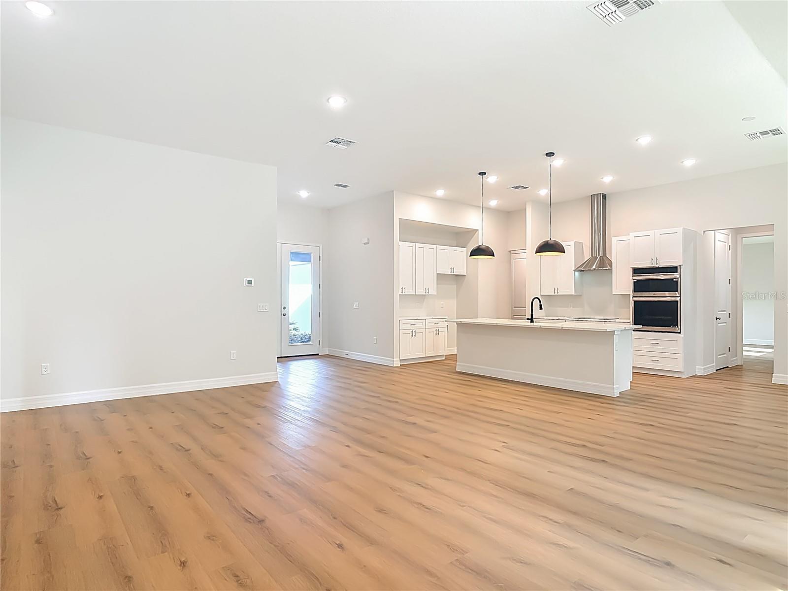 ROYAL TRAILS UNIT 01 - Residential