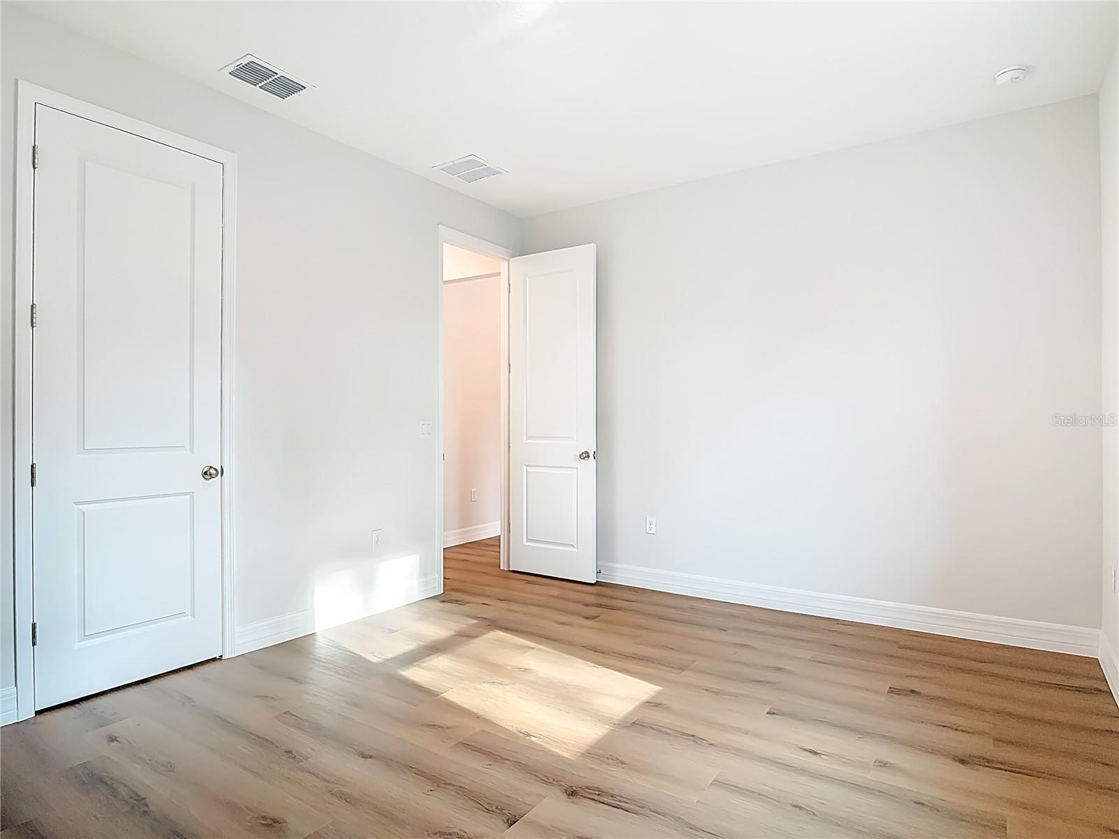 ROYAL TRAILS UNIT 01 - Residential