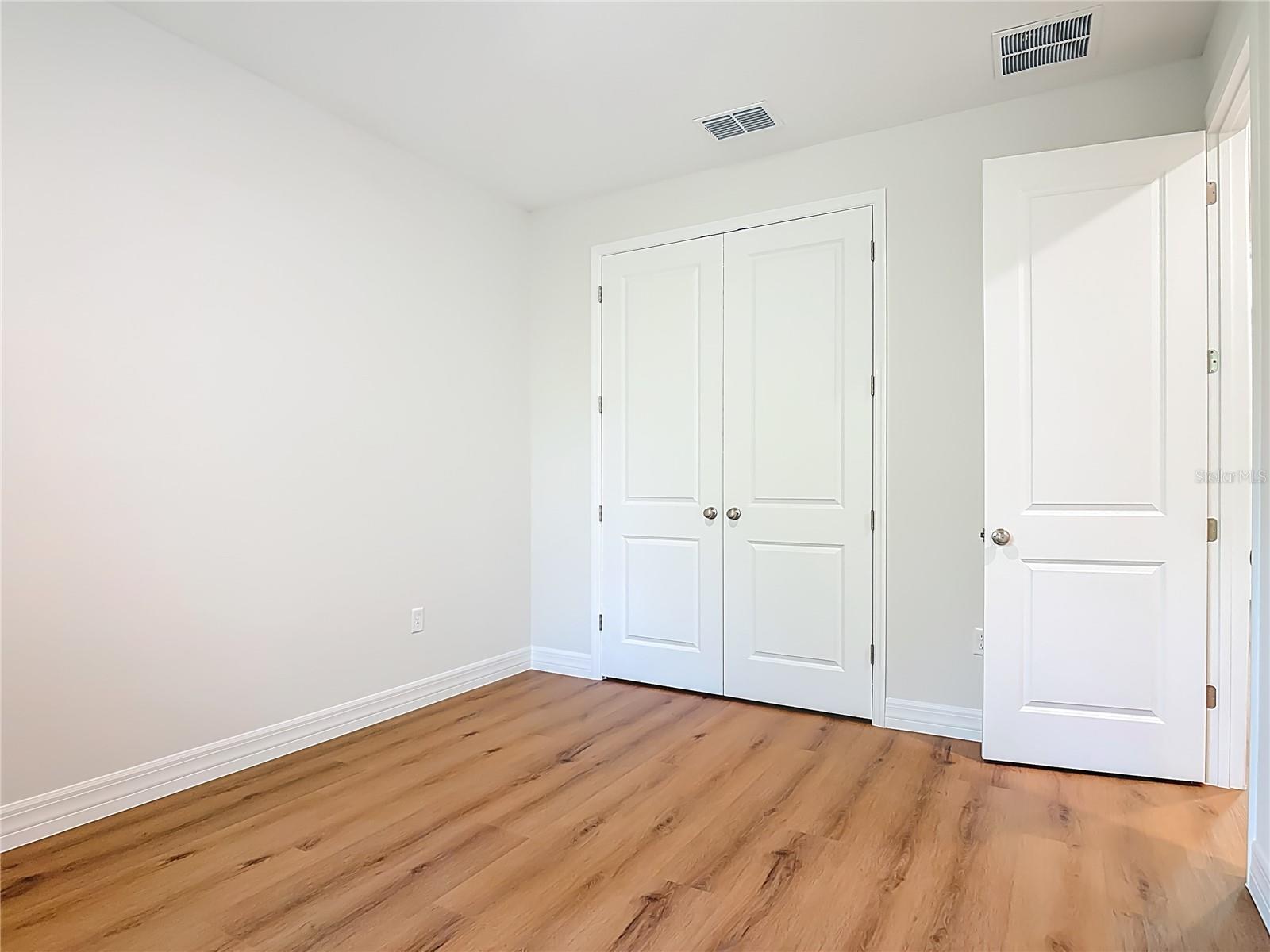 ROYAL TRAILS UNIT 01 - Residential