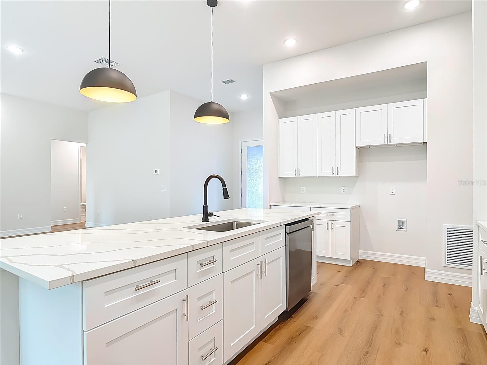 ROYAL TRAILS UNIT 01 - Residential