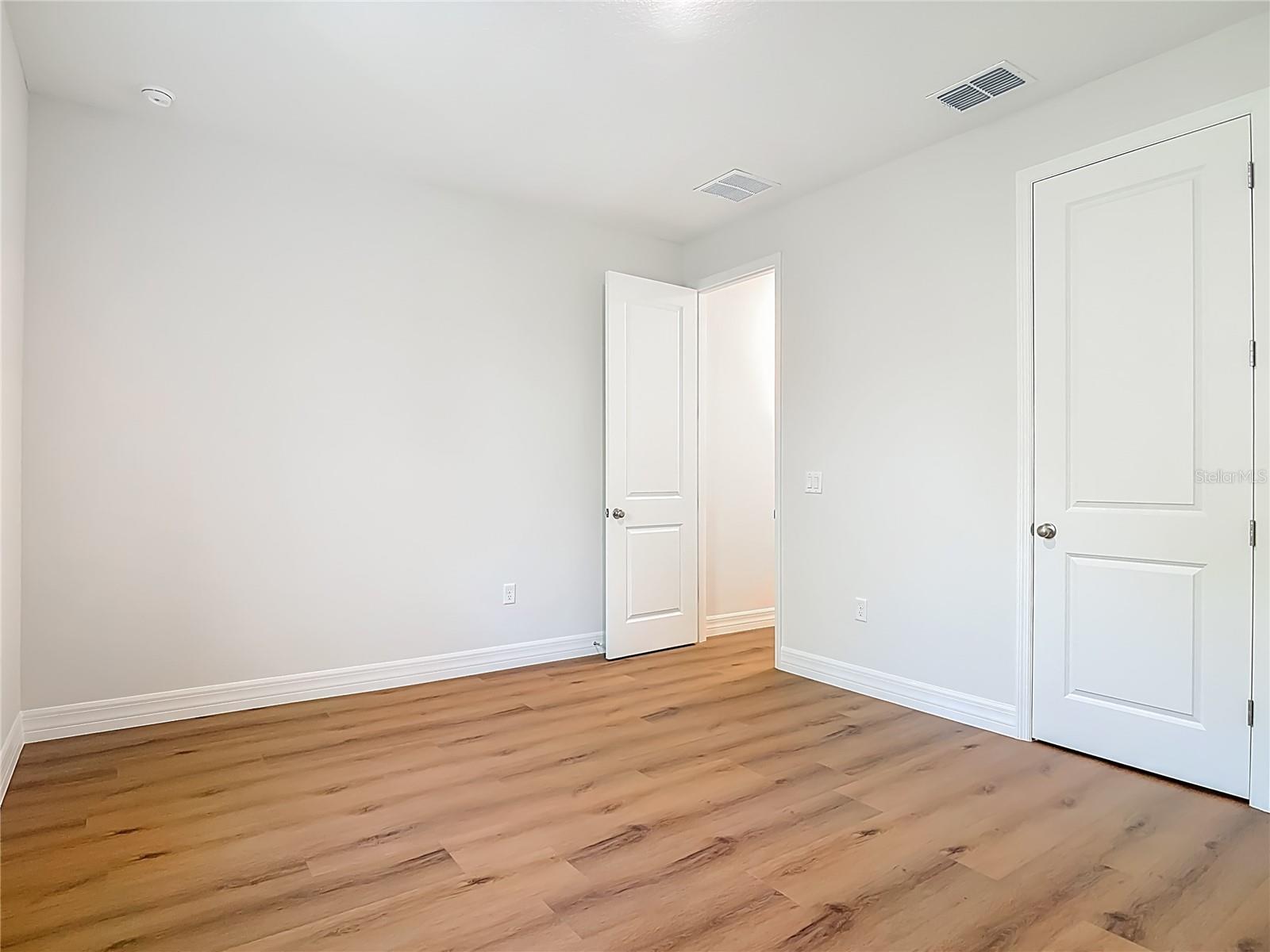 ROYAL TRAILS UNIT 01 - Residential