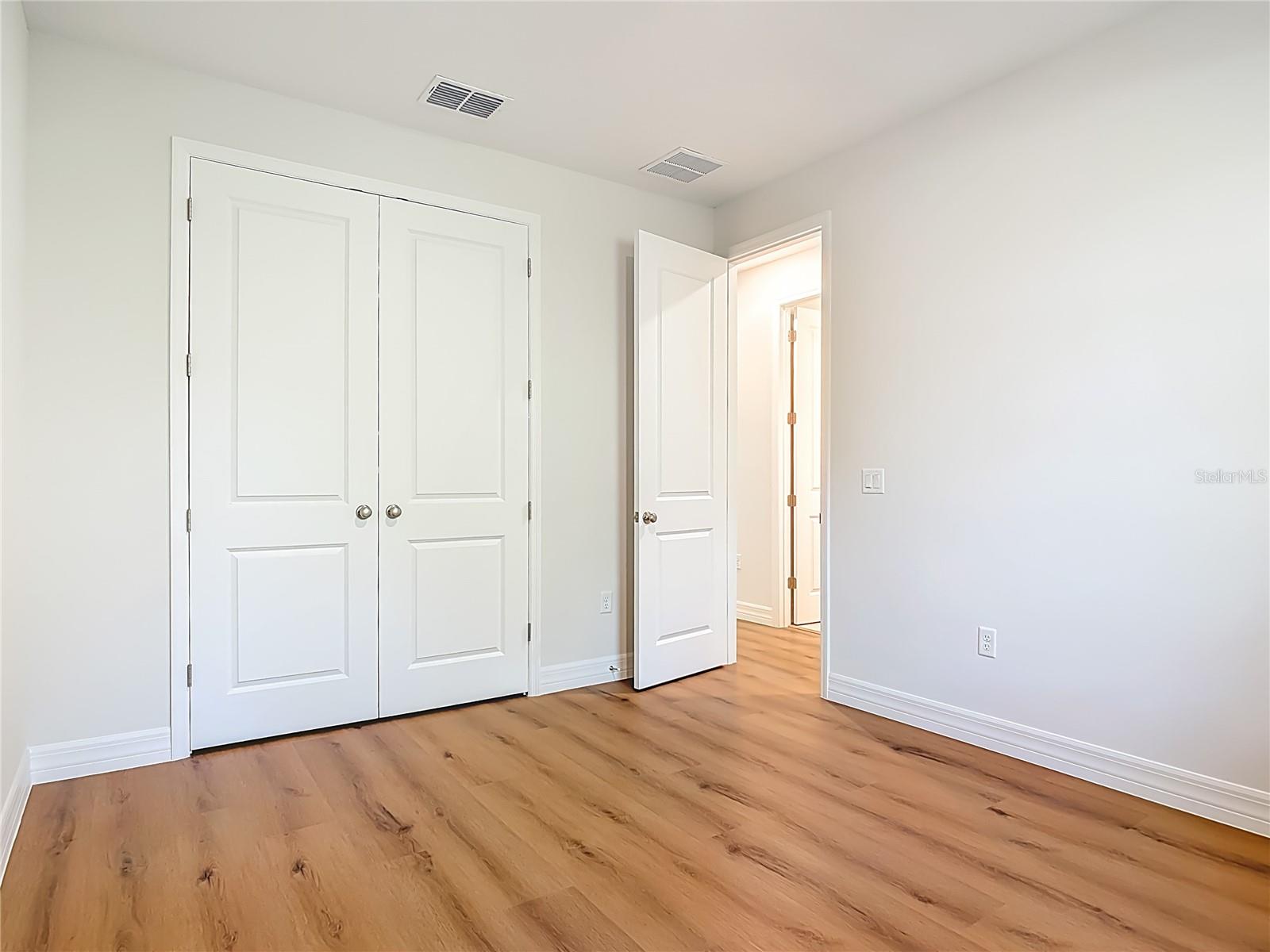 ROYAL TRAILS UNIT 01 - Residential