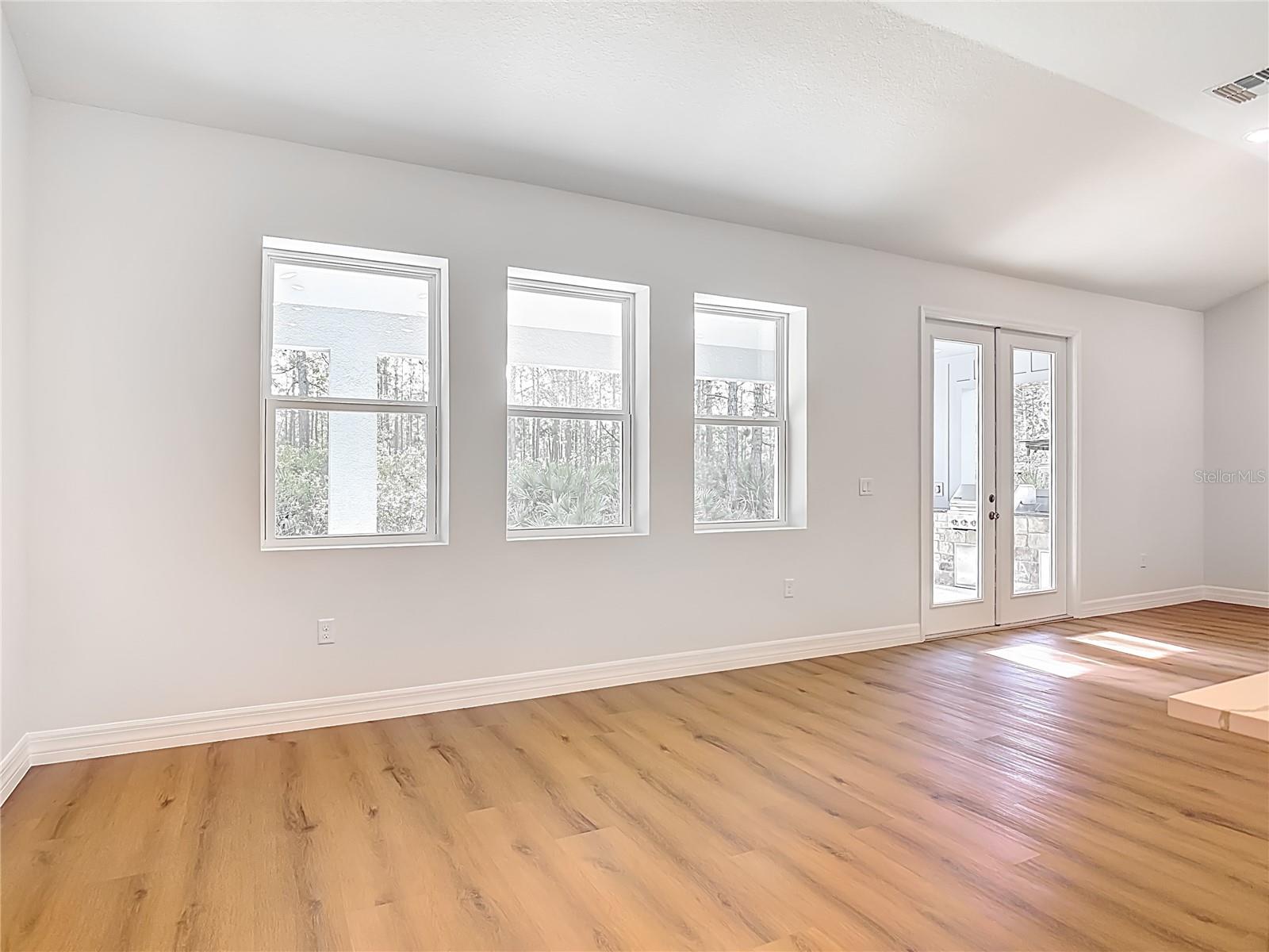 ROYAL TRAILS UNIT 01 - Residential