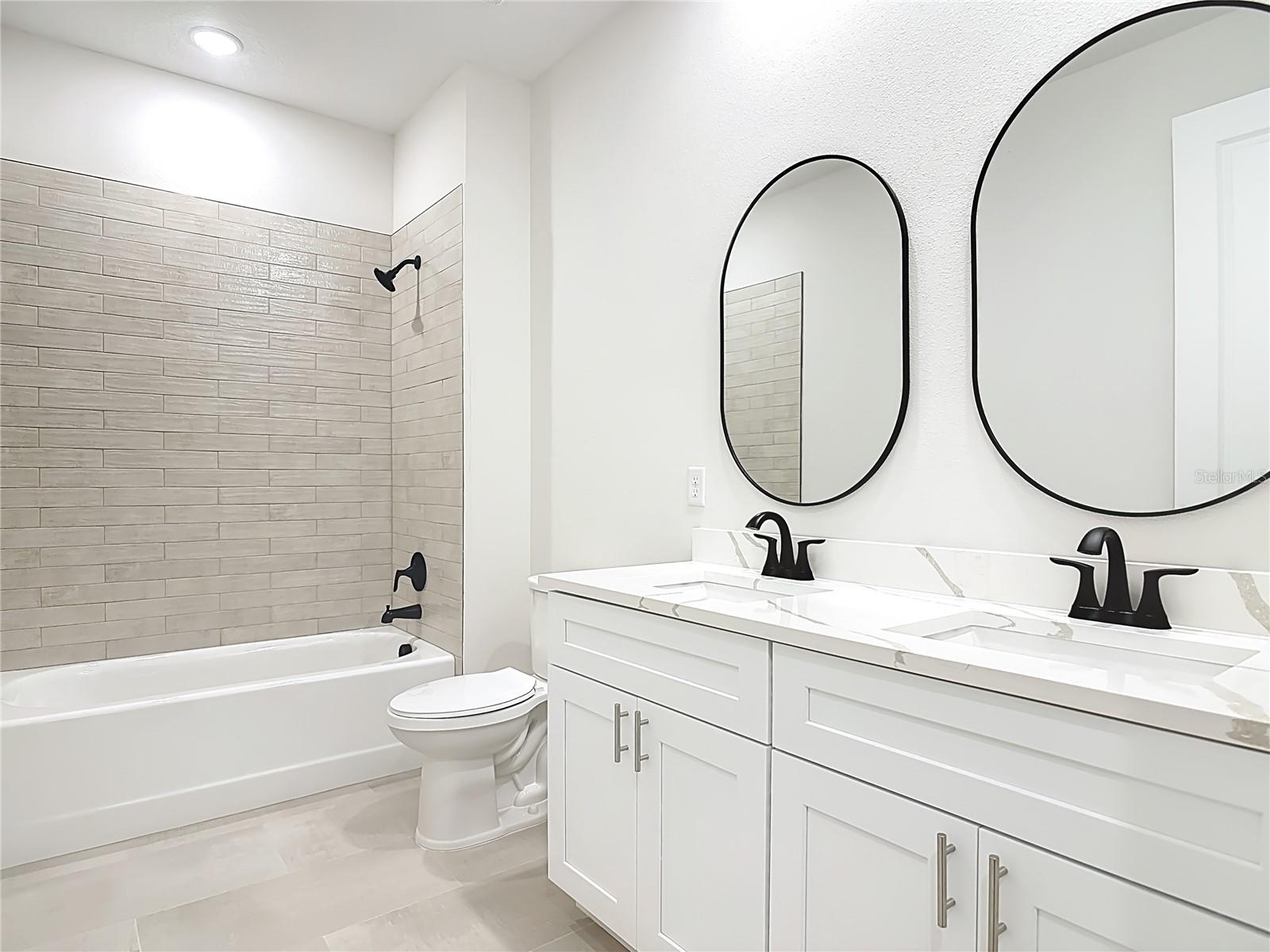 ROYAL TRAILS UNIT 01 - Residential