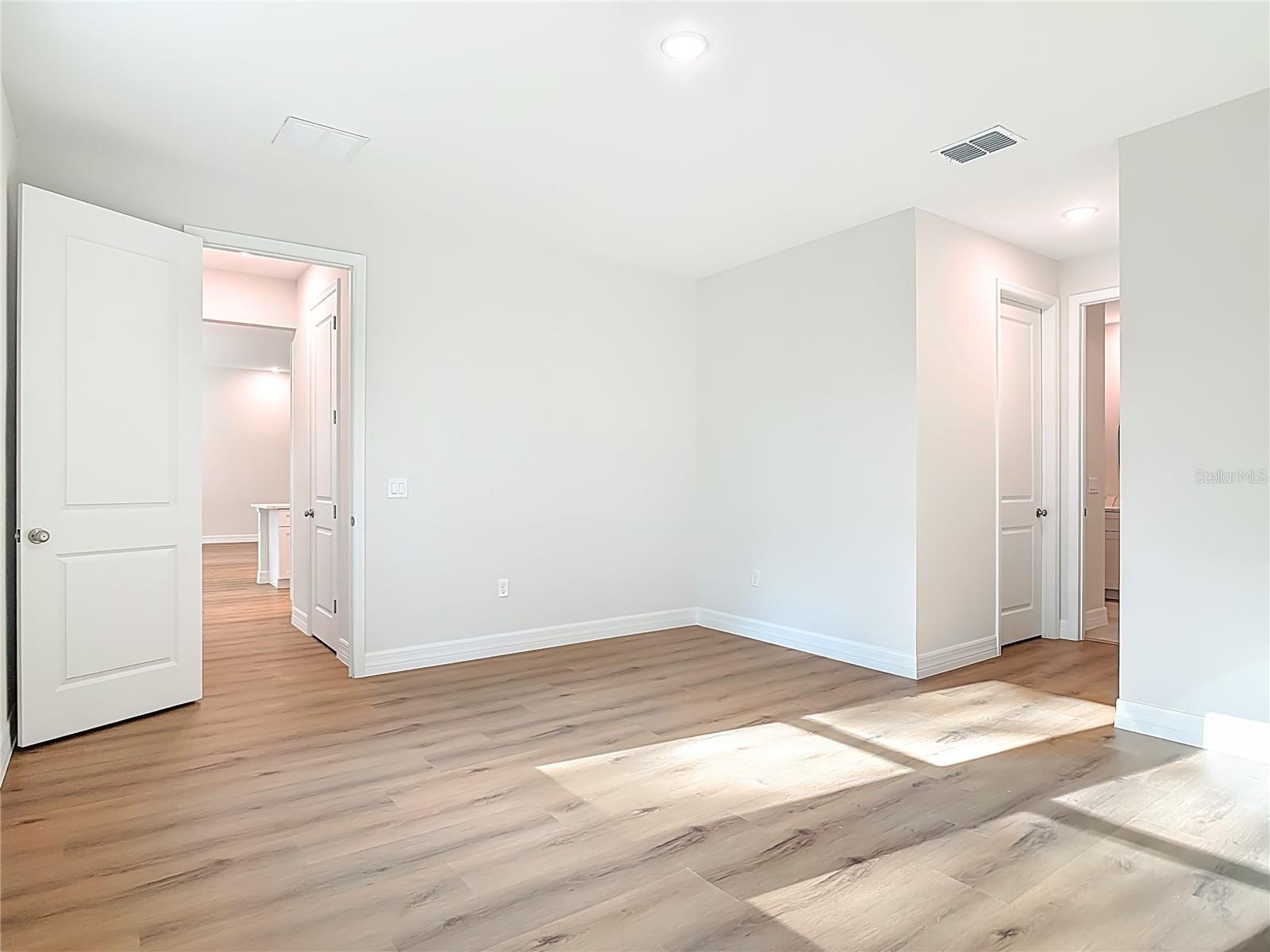 ROYAL TRAILS UNIT 01 - Residential