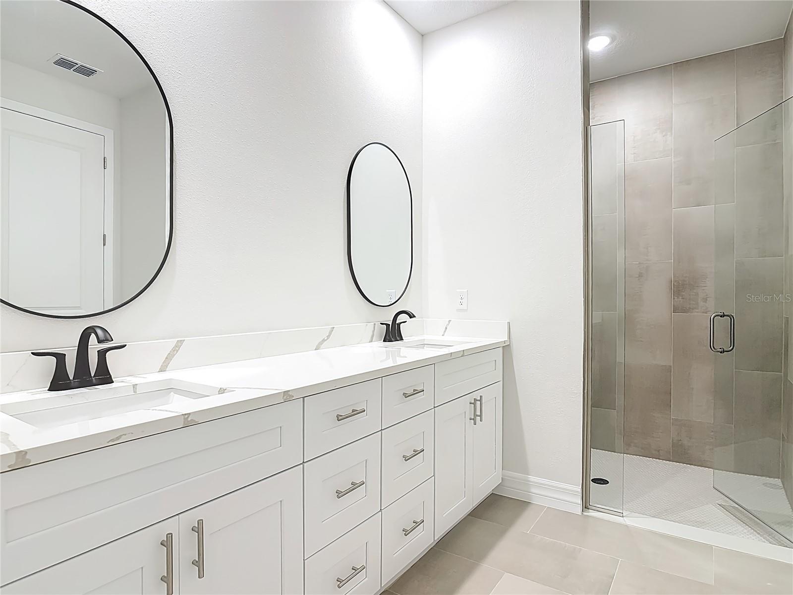 ROYAL TRAILS UNIT 01 - Residential