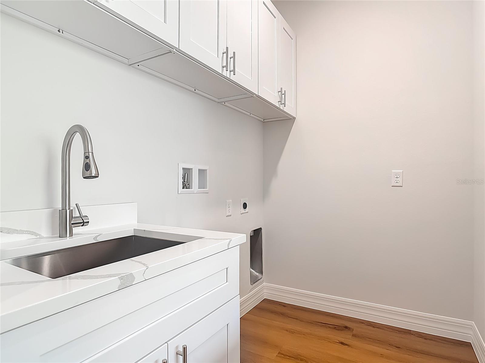 ROYAL TRAILS UNIT 01 - Residential