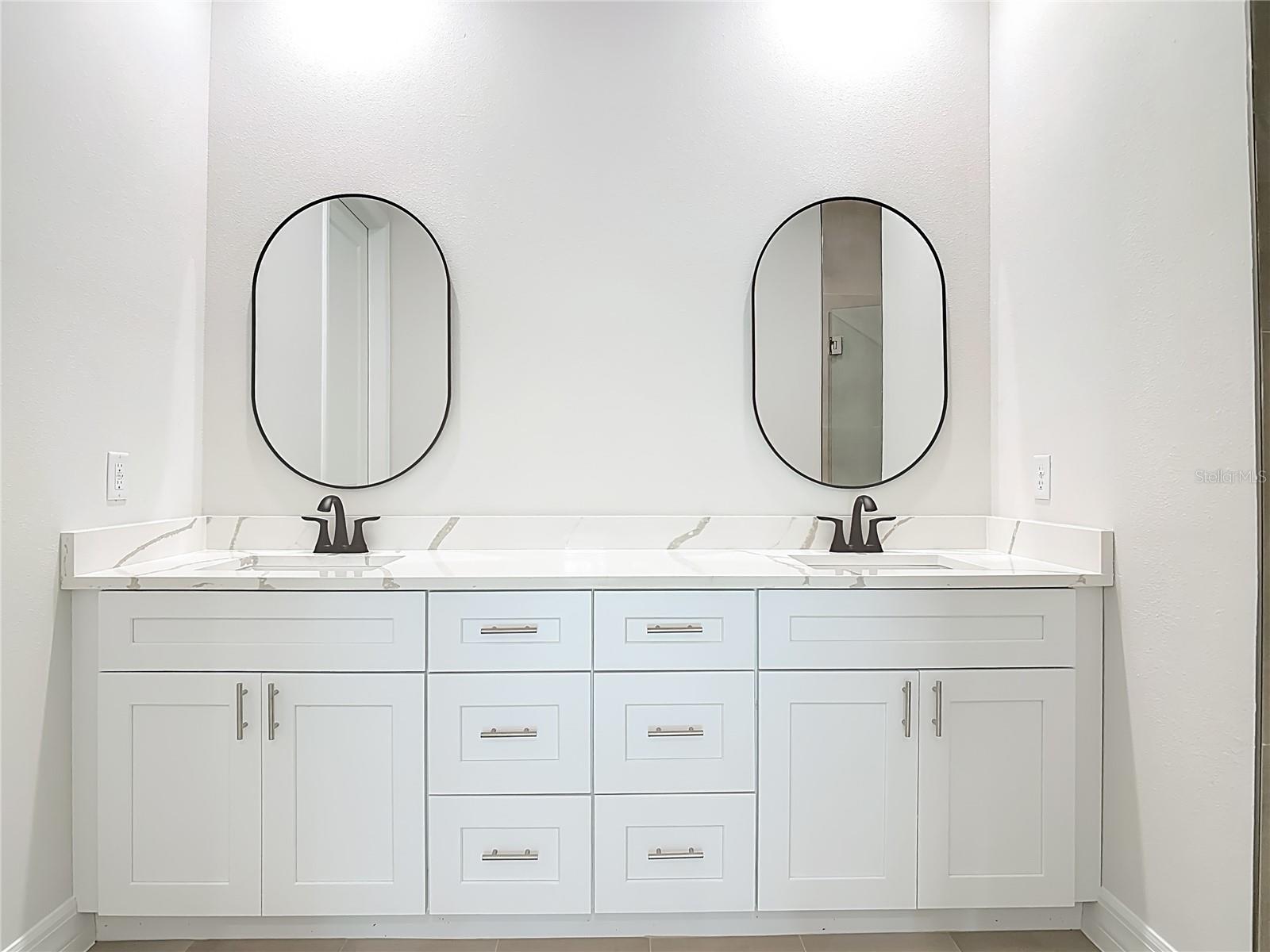 ROYAL TRAILS UNIT 01 - Residential