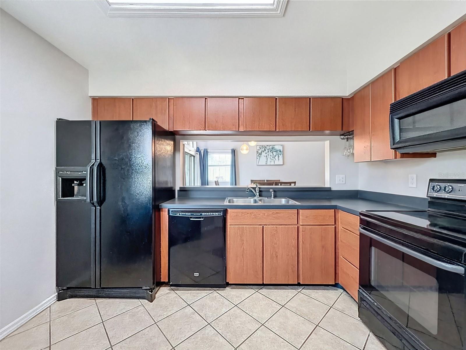 ST TROPEZ CONDO - Residential