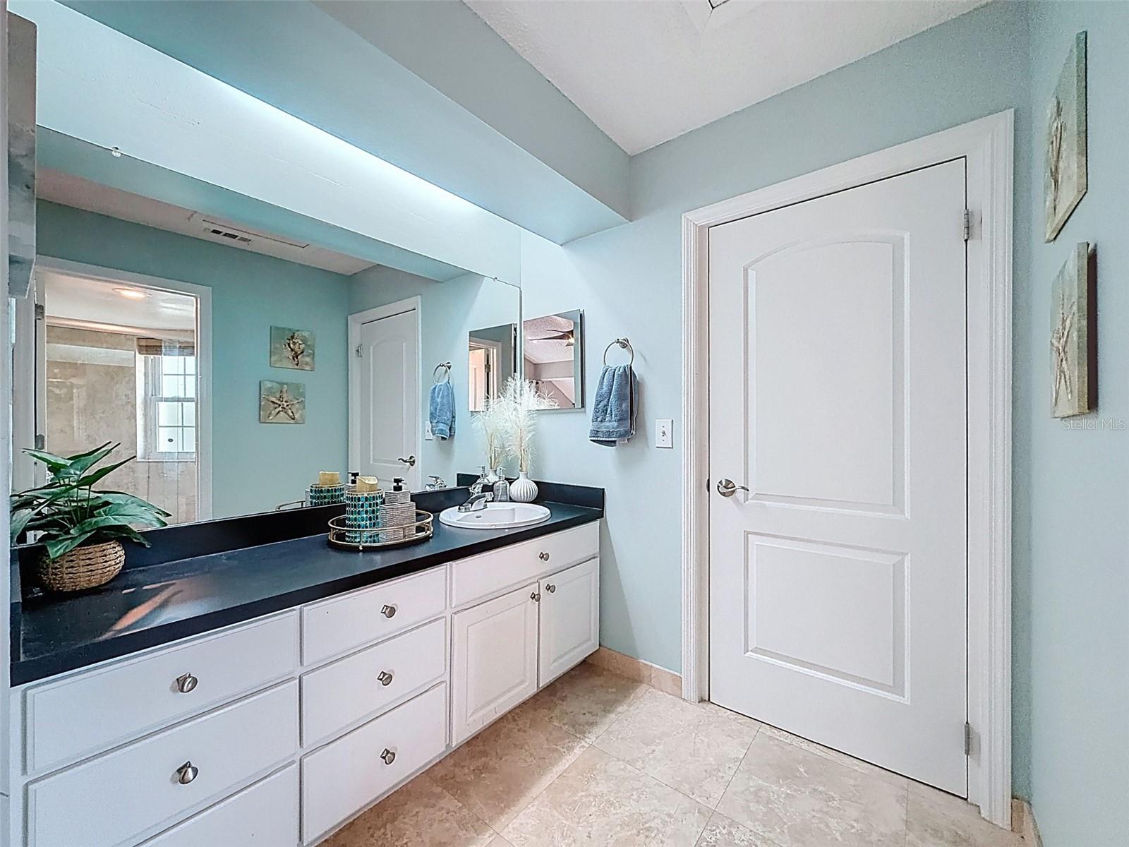 ST TROPEZ CONDO - Residential