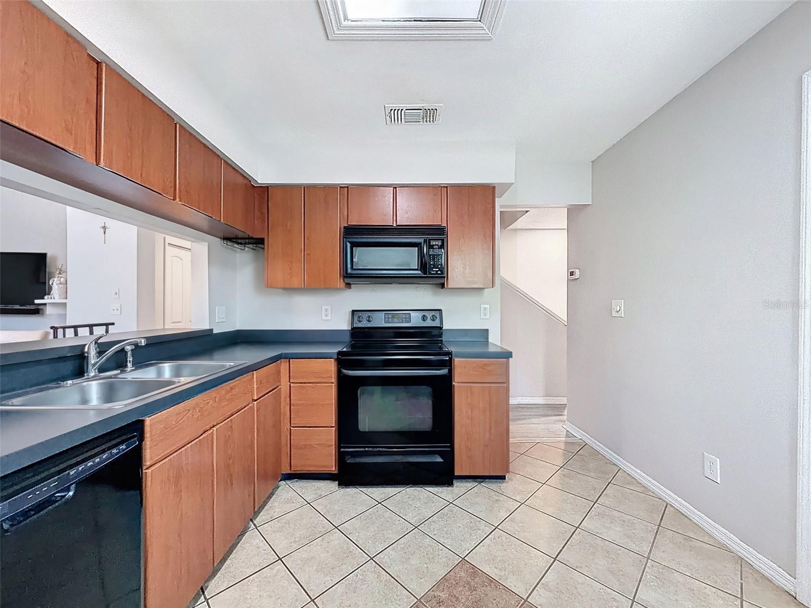 ST TROPEZ CONDO - Residential