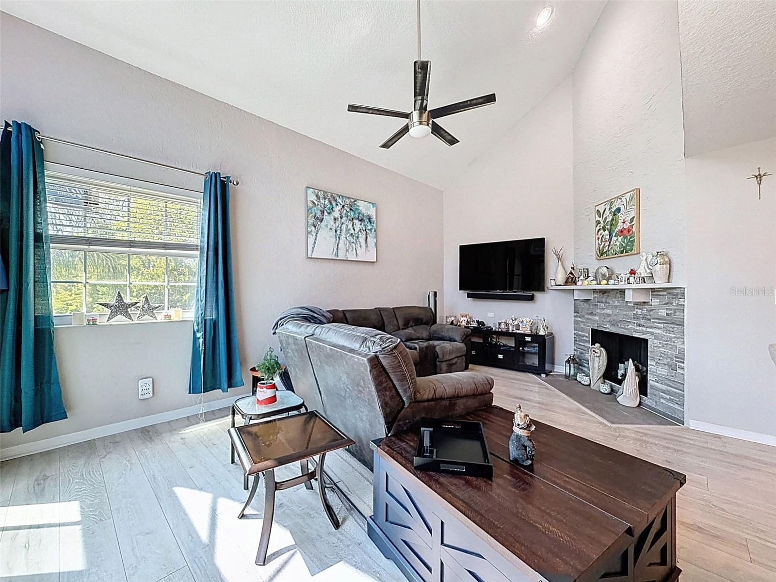 ST TROPEZ CONDO - Residential