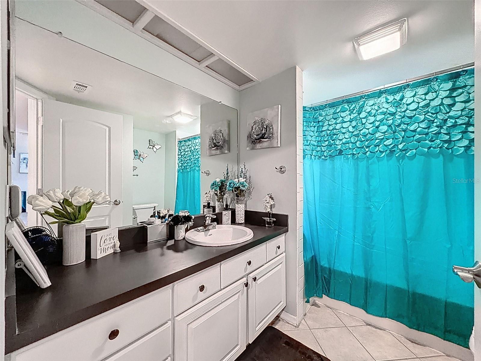 ST TROPEZ CONDO - Residential