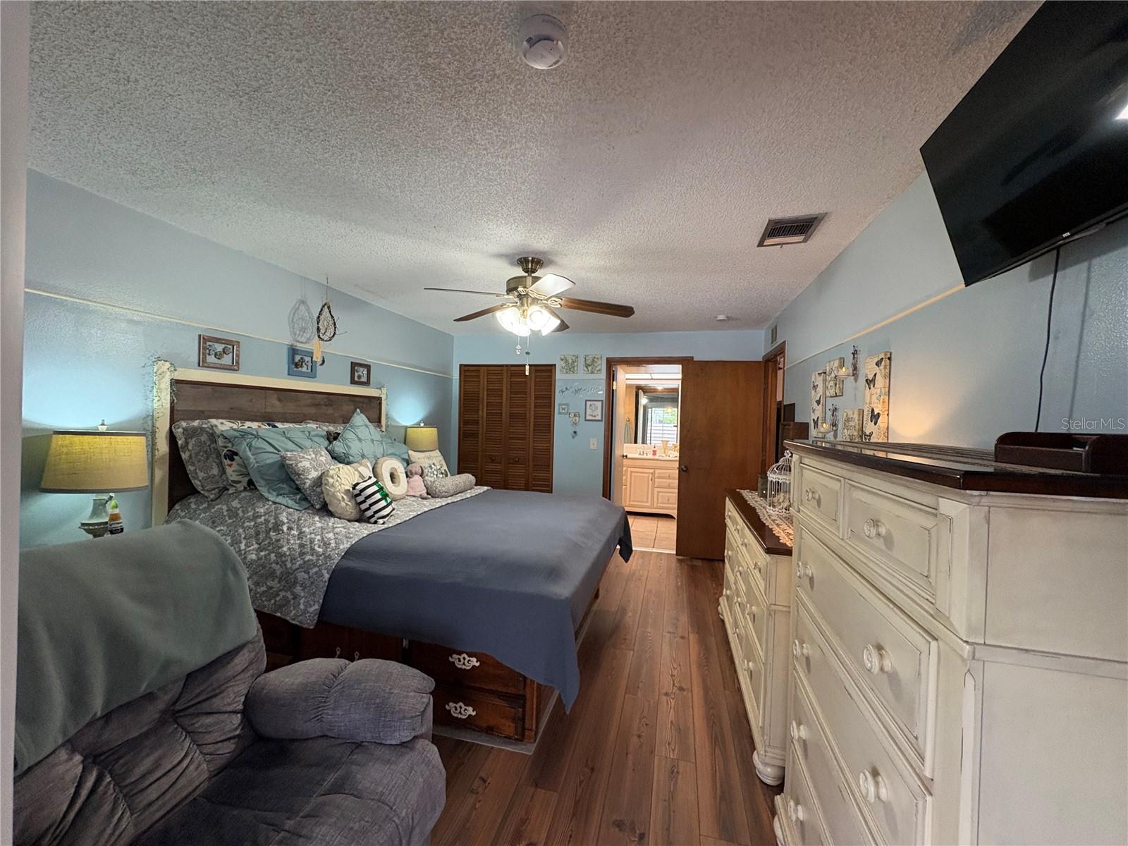 LAKE SARASOTA - Residential