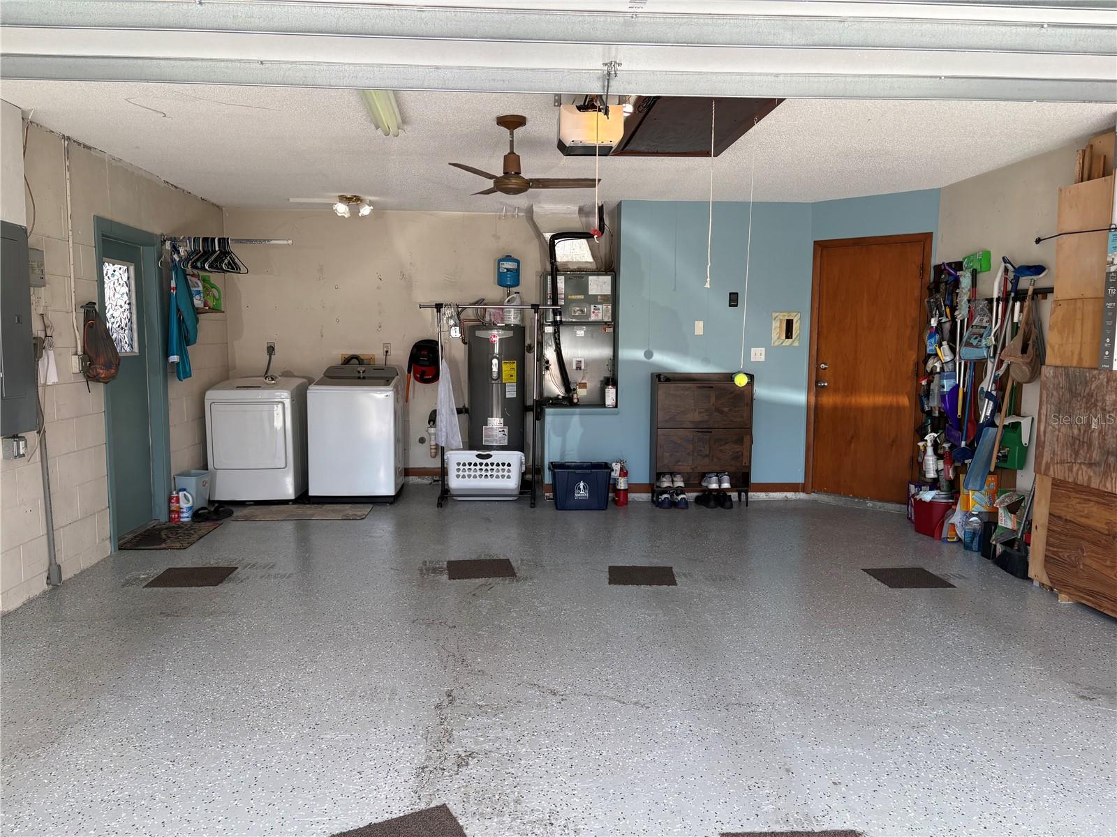 LAKE SARASOTA - Residential