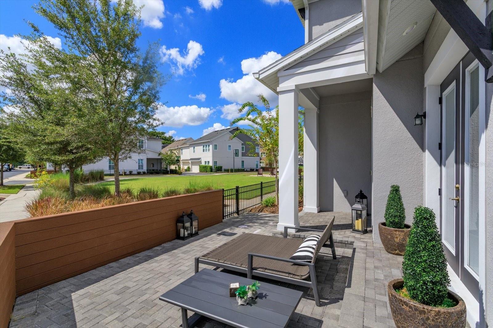 632 ROSEWOOD WAY