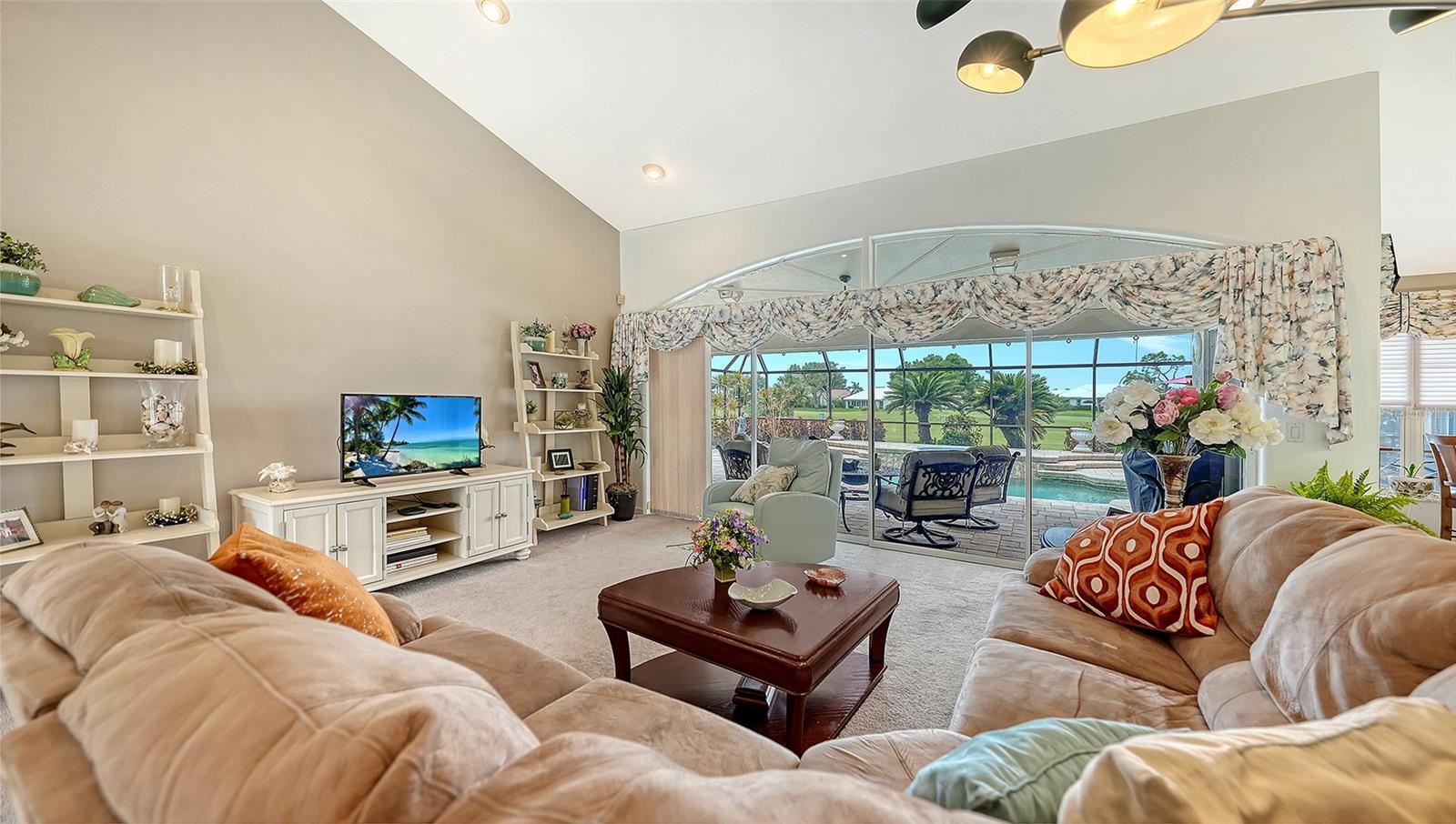 GOVERNORS GREEN - Residential