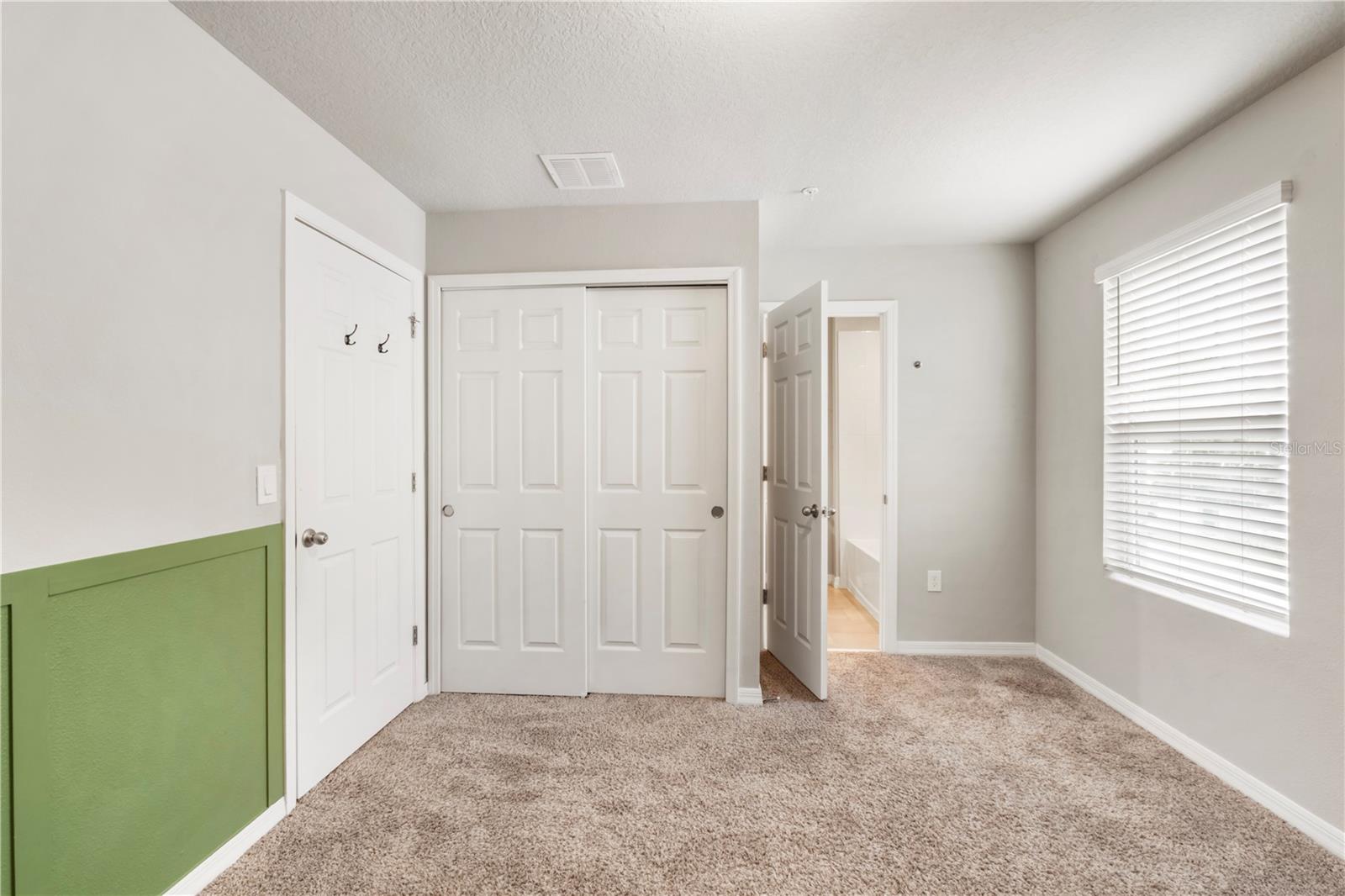 PRAIRIE MDWS - Residential Lease