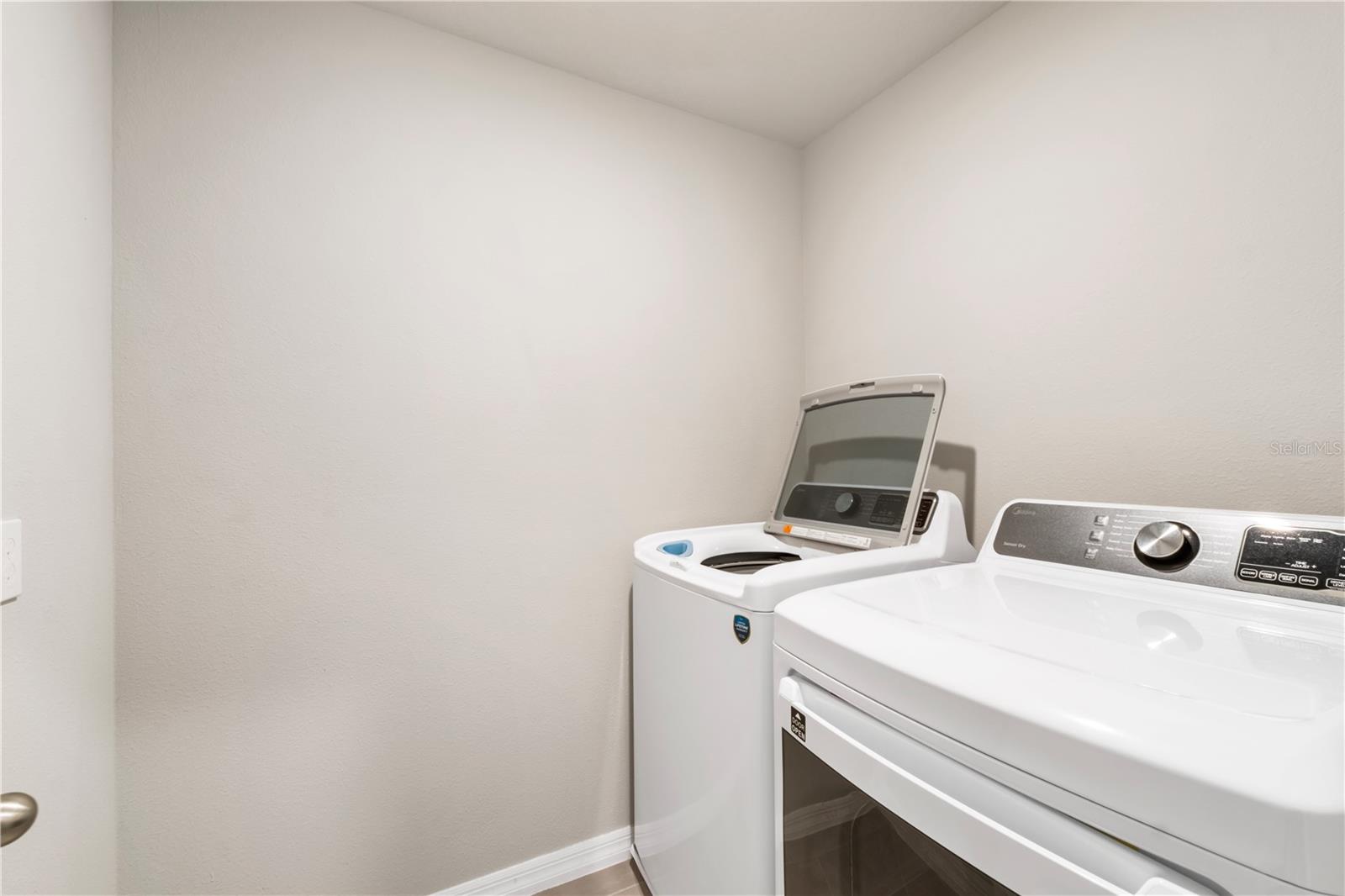 PRAIRIE MDWS - Residential Lease