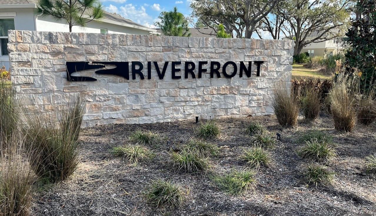 RIVERFRONT ESTATES SOUTH - Residential