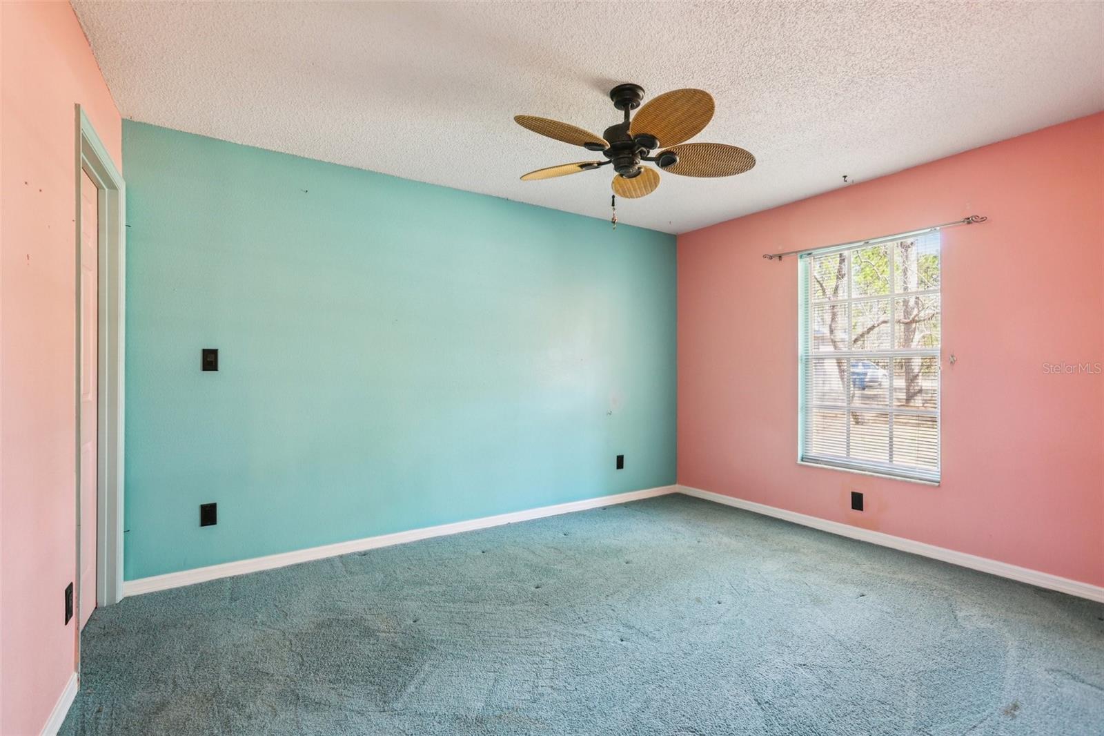 ROYAL HIGHLANDS - Residential