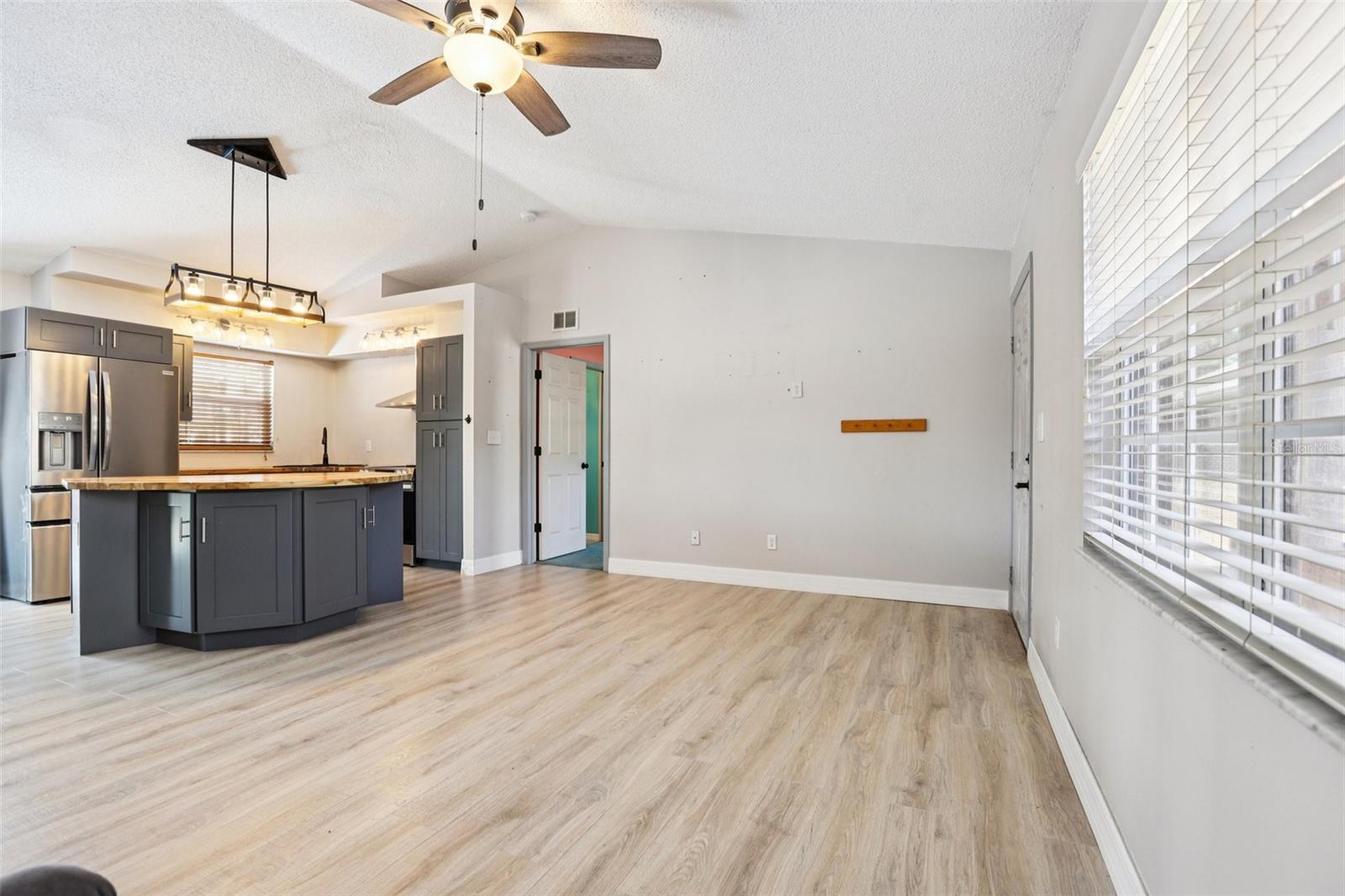 ROYAL HIGHLANDS - Residential