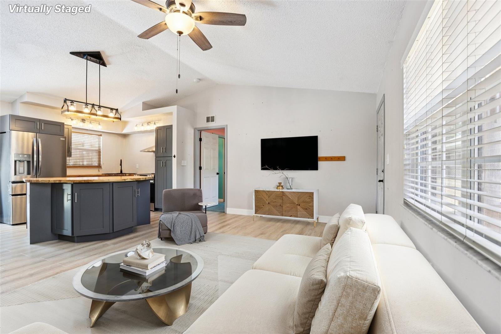 ROYAL HIGHLANDS - Residential