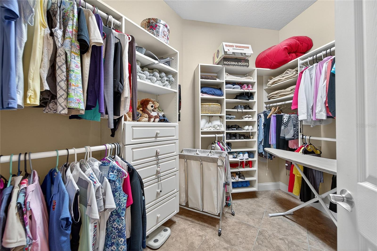 LAUREL GLEN PH 03 - Residential