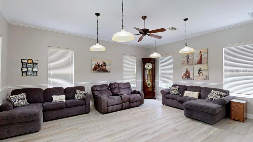 ROYAL HIGHLANDS - Residential
