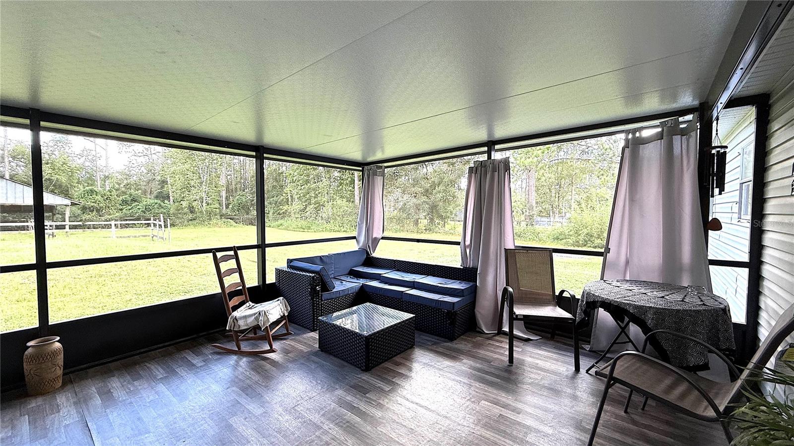 ISLAND HOUSE - Residential