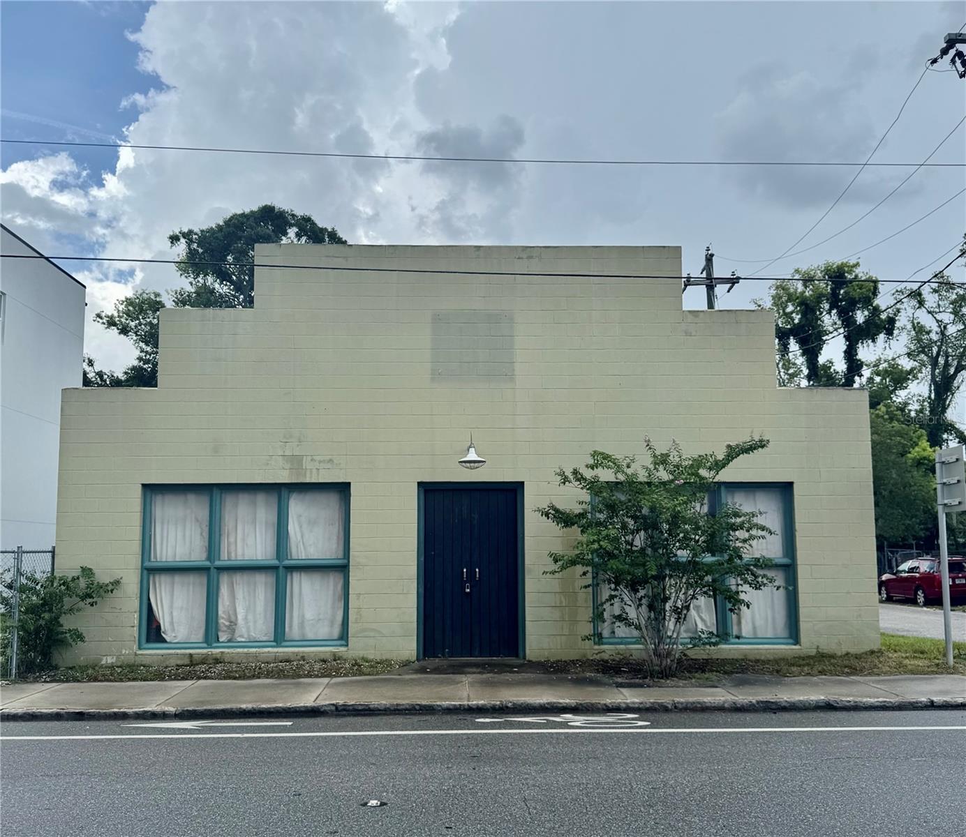 Large, open concept warehouse with soaring high ceiling, plenty of space for storage, huge doors to fit motor vehicles, including an RV! Amazing, central location just minutes from downtown. So much potential for multiple uses, whether business or personal related. Call or text to set up your showing before this opportunity is gone!