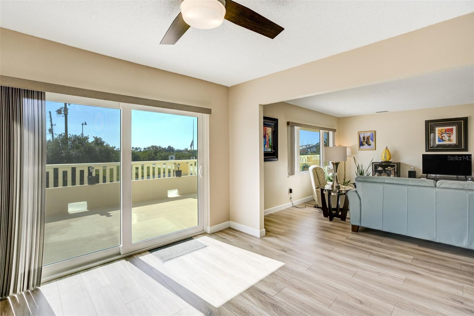 HARBOUR CLUB CONDO 3 - Residential