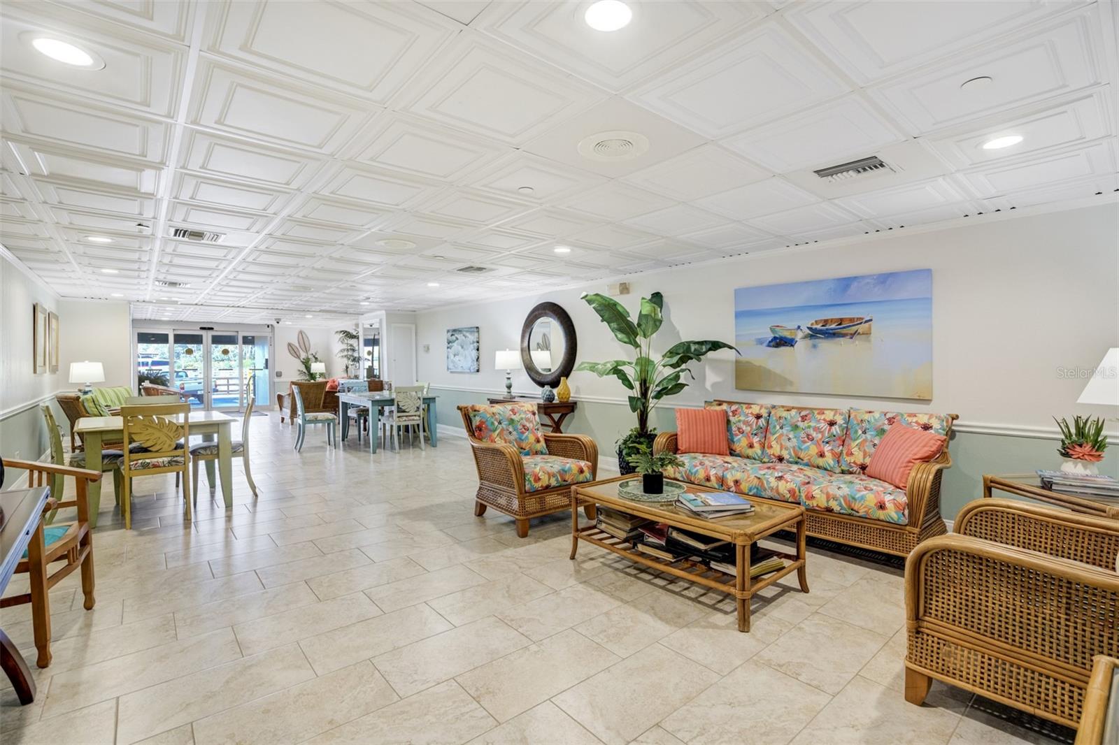 HARBOUR CLUB CONDO 3 - Residential