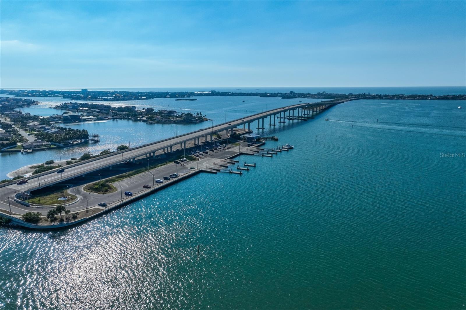 HARBOUR CLUB CONDO 3 - Residential