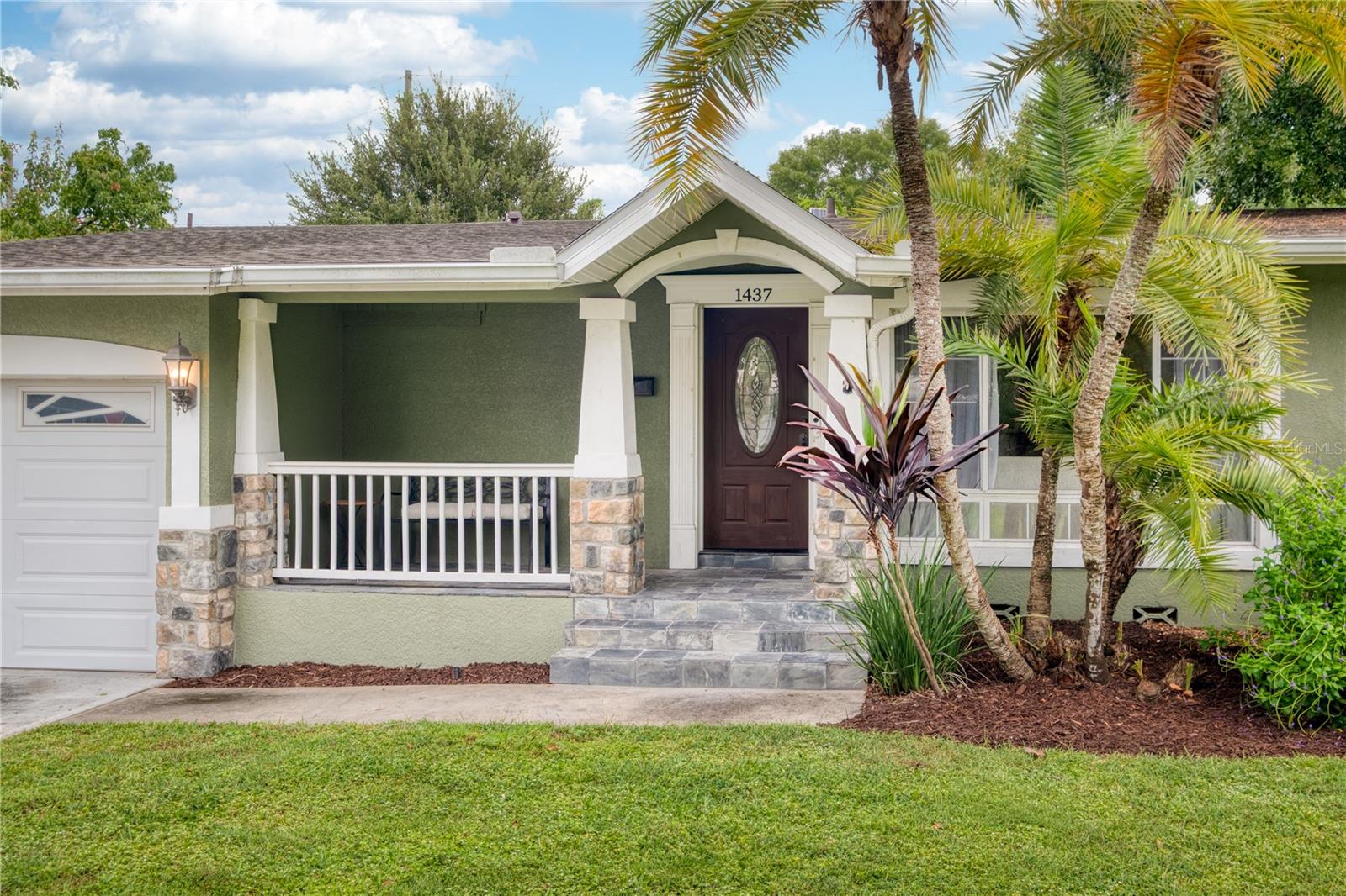 1437 KNOLLWOOD STREET