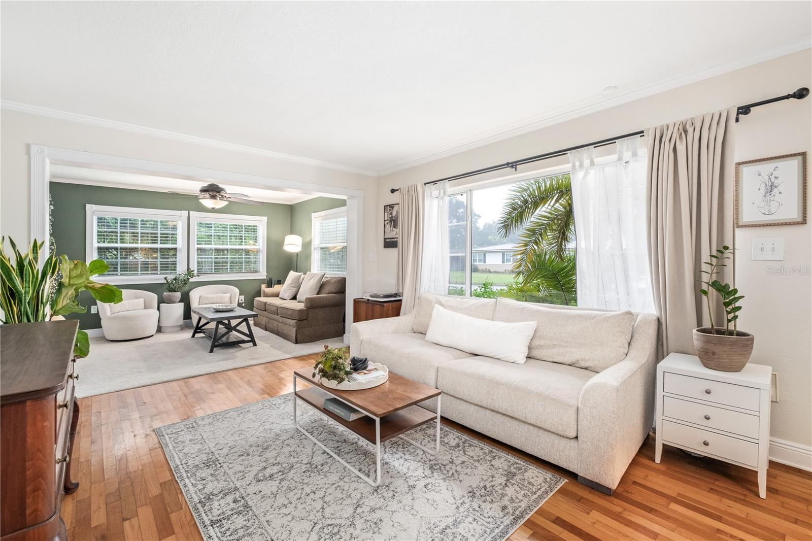 1437 KNOLLWOOD STREET