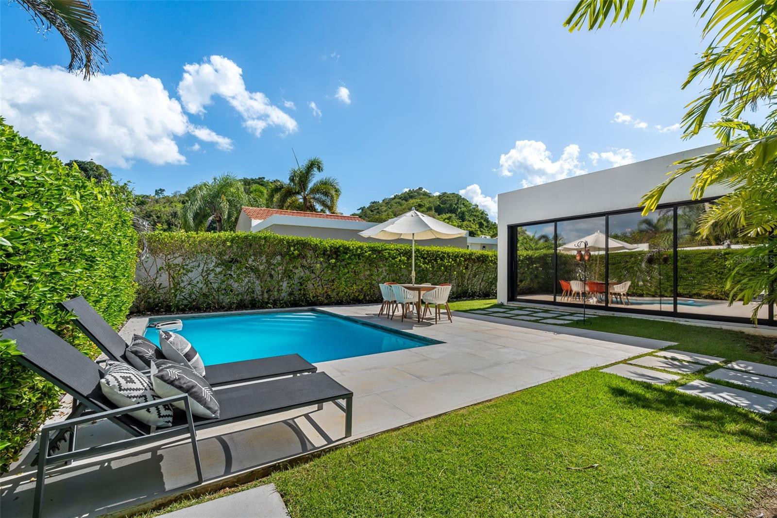 SABANERA DE DORADO - Residential