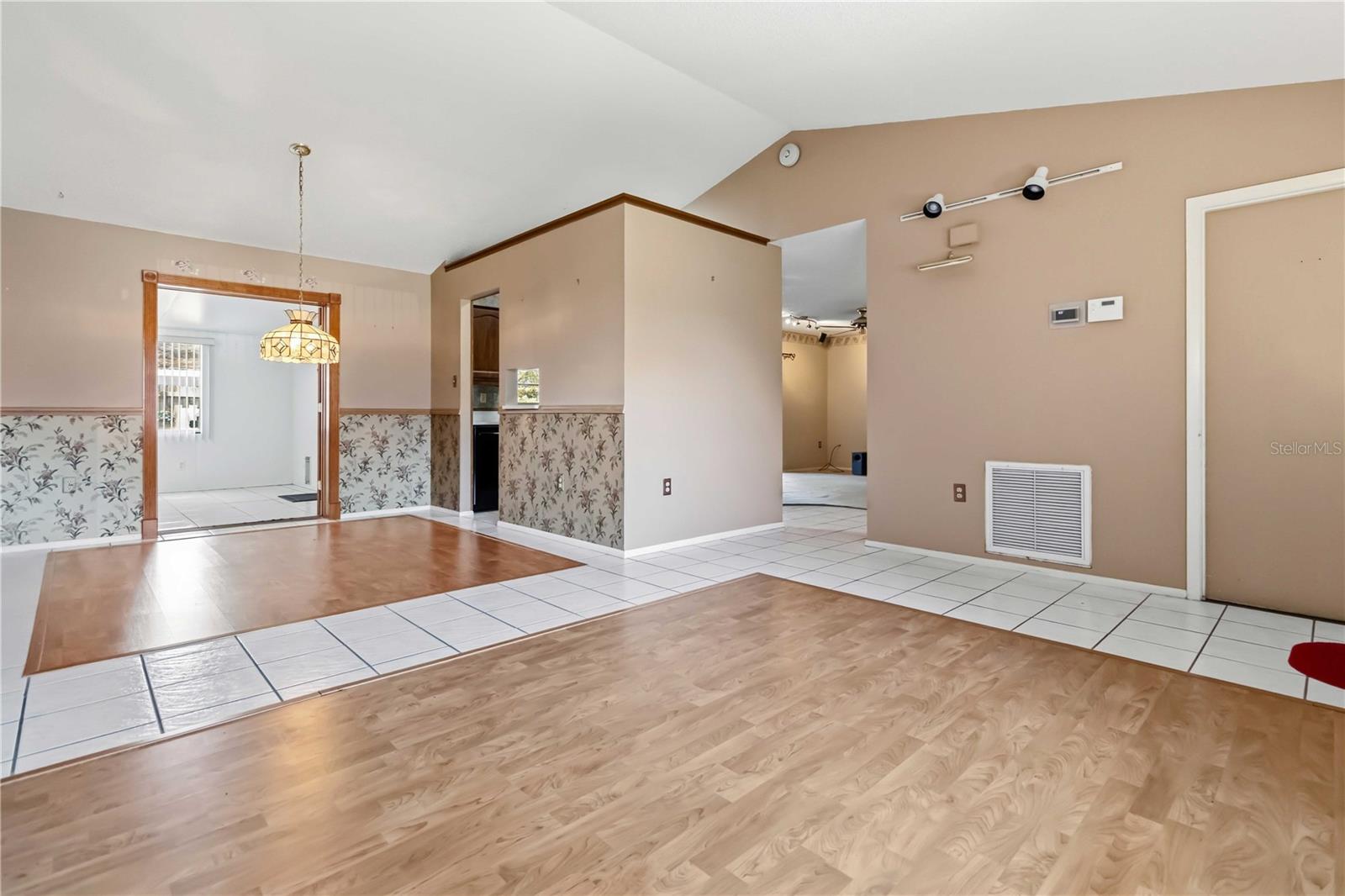 2415 RAINTREE LAKE CIRCLE