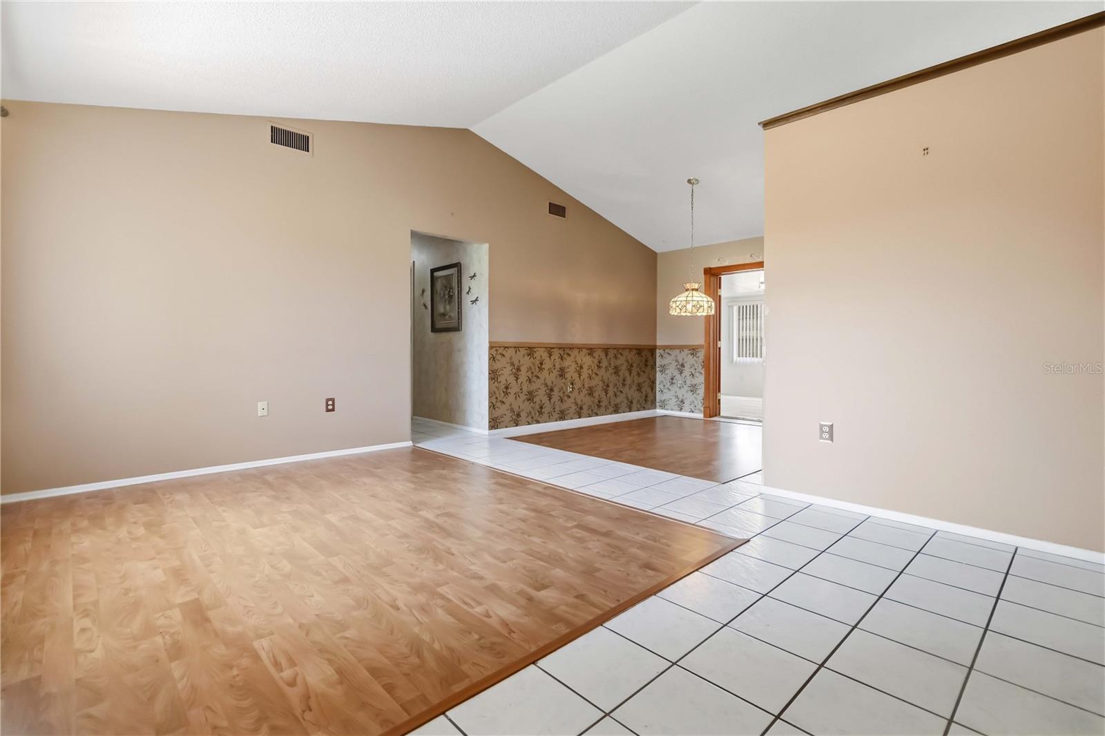 2415 RAINTREE LAKE CIRCLE