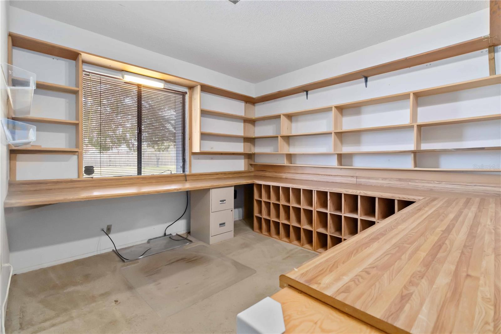 RAINTREE BY LAKE - Residential