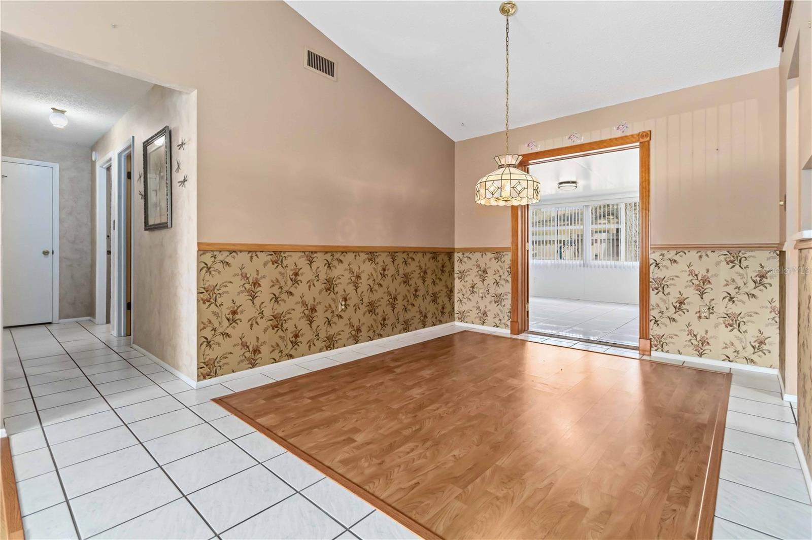 2415 RAINTREE LAKE CIRCLE
