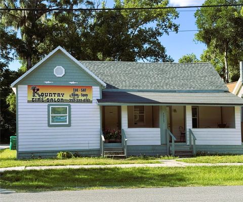 Photo of 20707 Walnut Street, Dunnellon, FL 34431 (MLS # OM725024)