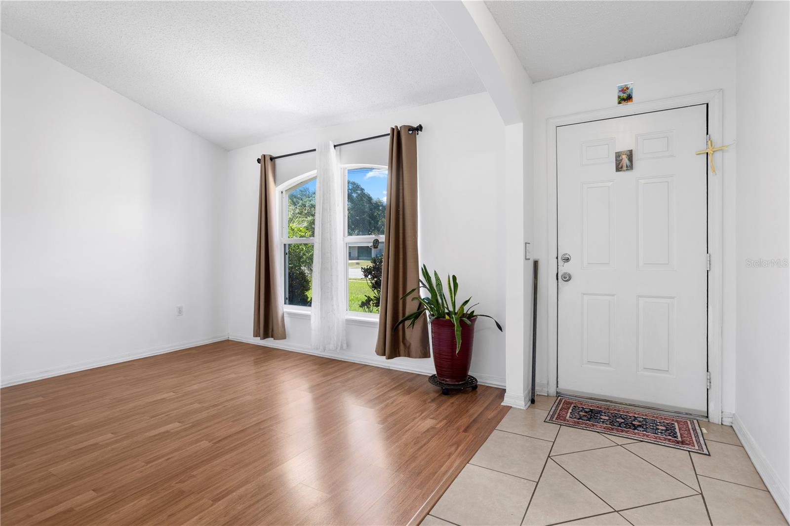 DELTONA LAKES UNIT 42 - Residential Lease